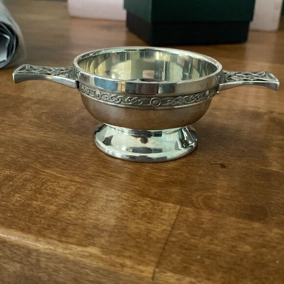 The Highland Quaich Scottish Piper Pewter Bowl - Picture 9 of 11